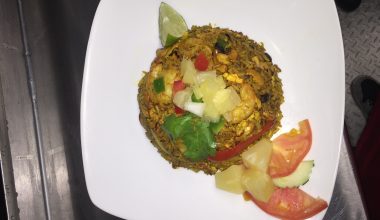 PINEAPPLE FRIED RICE.